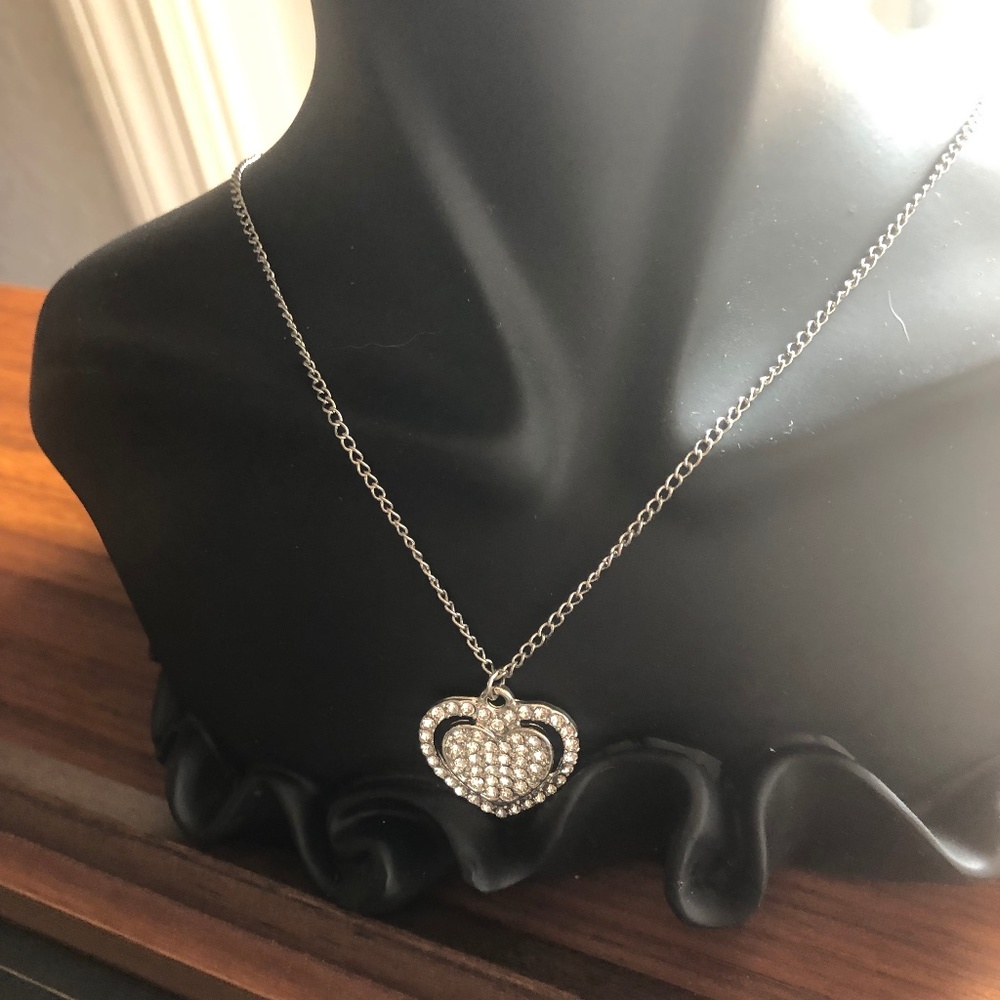 women's heart necklace and ear rings set......bling-bling